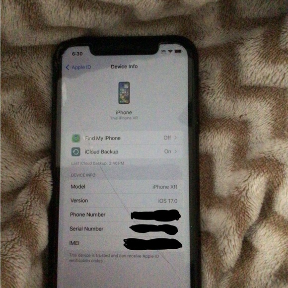 Barely used IPhone XR - Picture 4 of 5